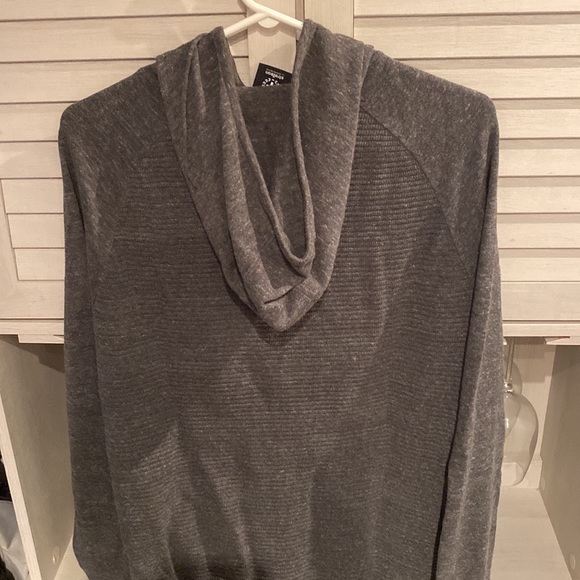 Strellson - grey hooded zip up sweater- Canadian large - Picture 2 of 2